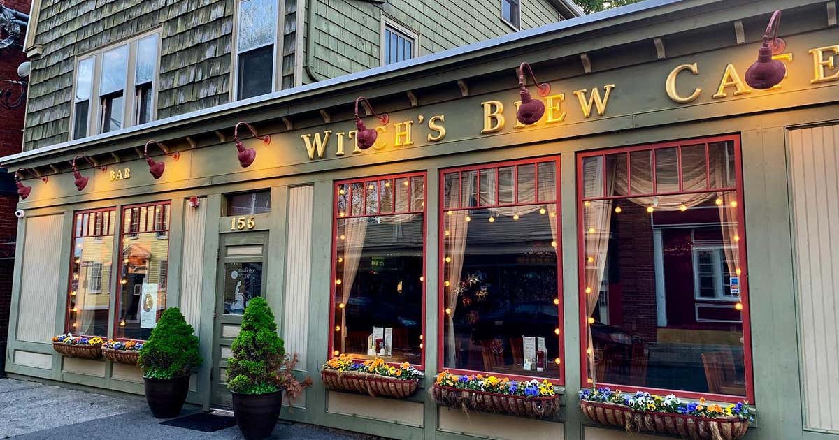 Witch's Brew Cafe, Salem Roadtrippers