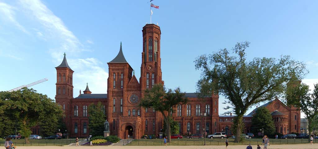 Photo of Smithsonian Institution Building
