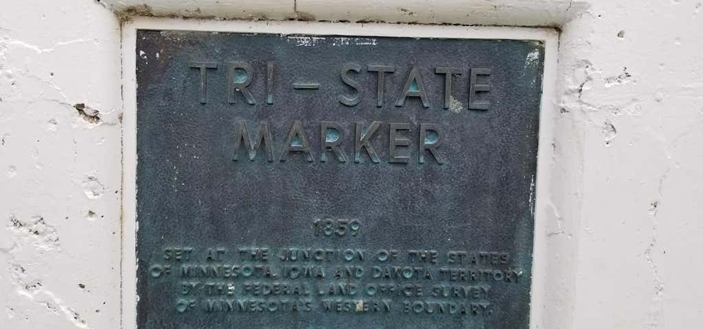 Photo of Tri State Iron Post Historical Marker