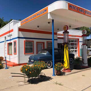Pete's Rt 66 Gas Station Museum