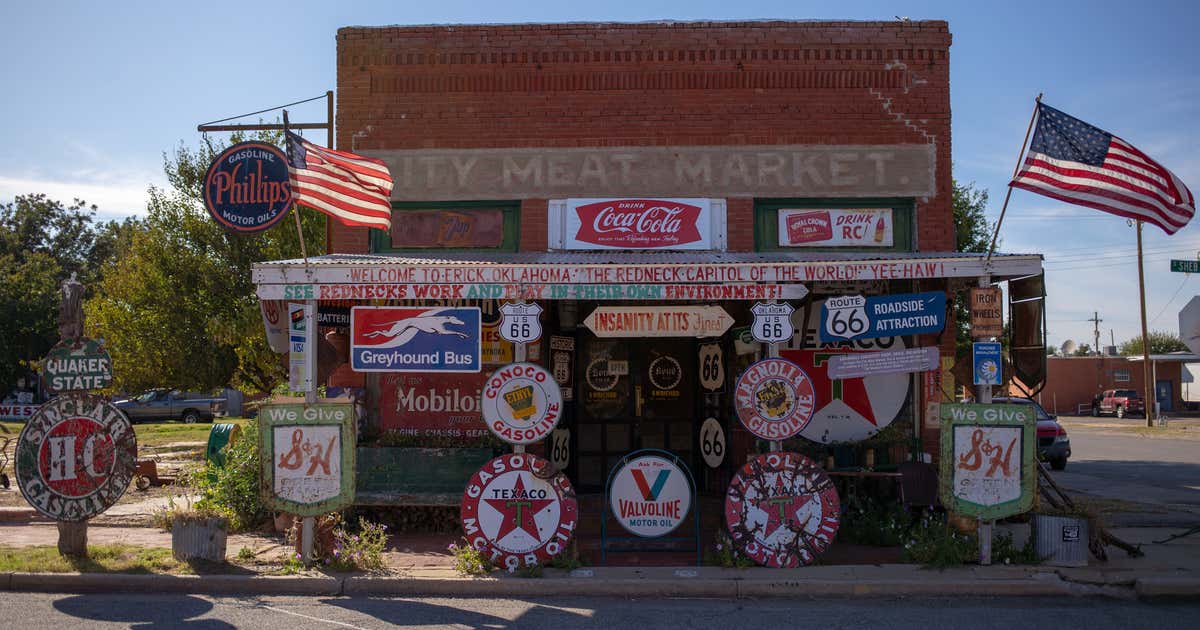 Sandhills Curiosity Shop, Erick Roadtrippers