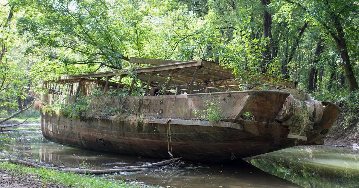 Abandoned Ghost Ship, Petersburg Roadtrippers