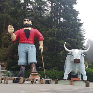 Paul Bunyan & Babe the Blue Ox Statues