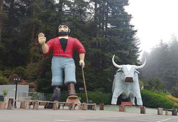 Photo of Paul Bunyan & Babe the Blue Ox Statues
