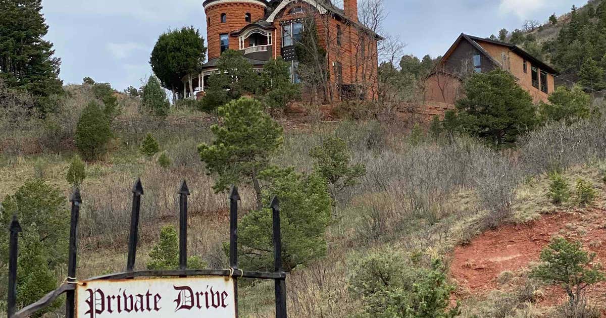 Redstone Castle, Manitou Springs Roadtrippers