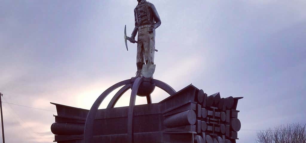 Photo of Iron Man Statue