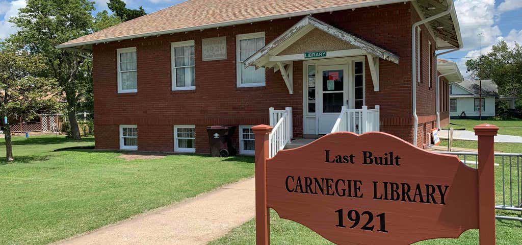 Photo of Canton Township Carnegie Library