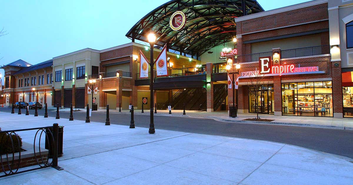 Pullman Square, Huntington Roadtrippers