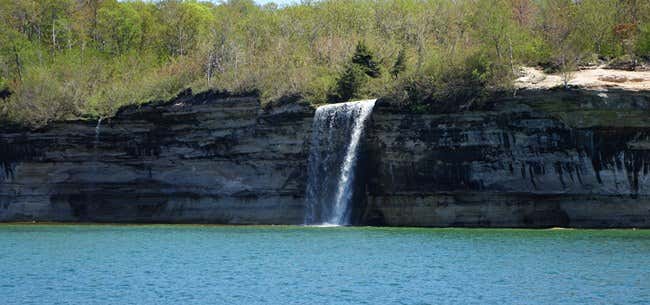 Photo of Spray Falls