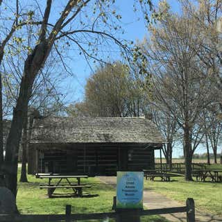 Davy Crockett Cabin and Museum