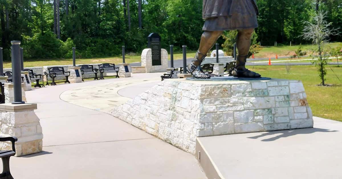 Footprints in the Sand Monument, Carthage Roadtrippers