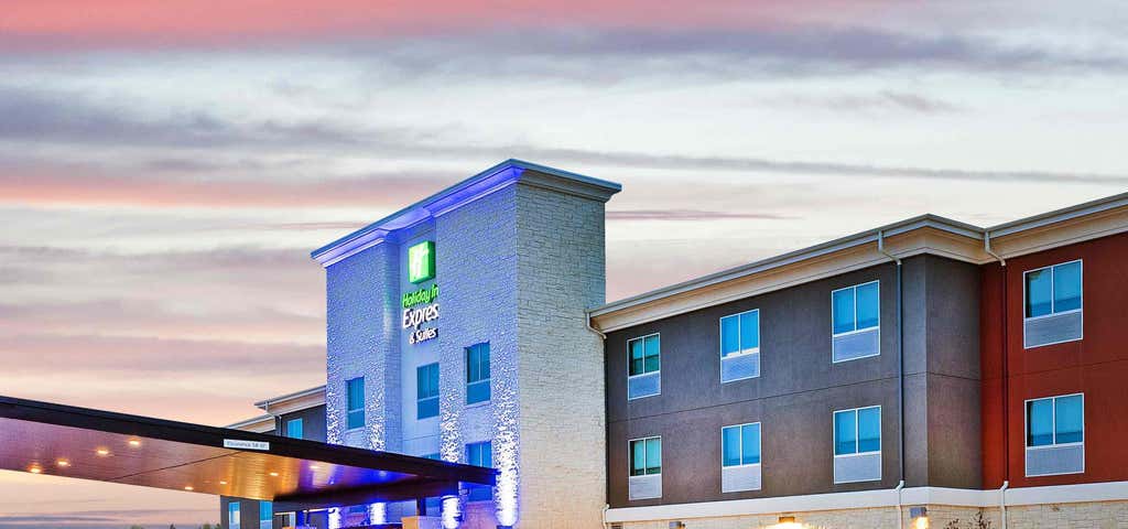 Photo of Holiday Inn Express & Suites Junction