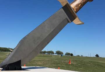 Photo of World’s Largest Bowie Knife