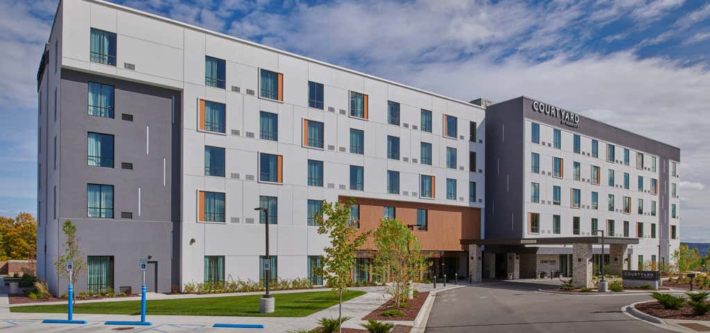 Photo of Courtyard by Marriott Petoskey at Victories Square