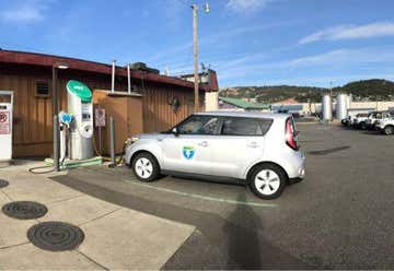 Photo of Wagon Wheel Restaurant: Electric Vehicle Fast Charging Station