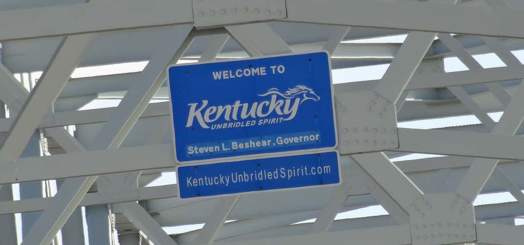 Photo of Indiana / Kentucky Border Line