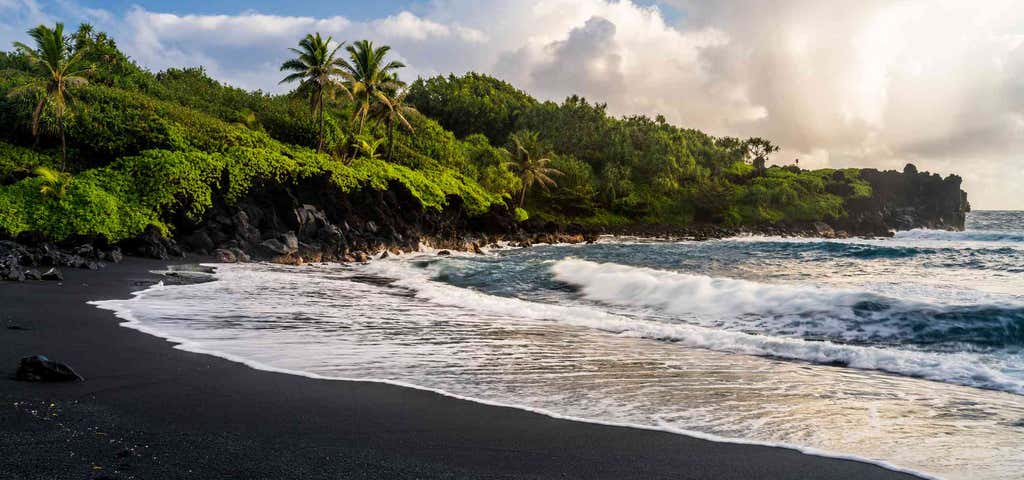 Photo of Honokalani Black Sand Beach