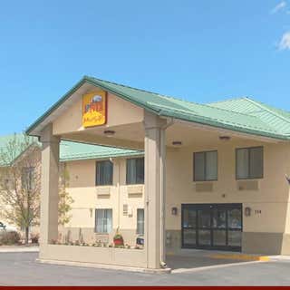 Yellowstone River Inn & Suites