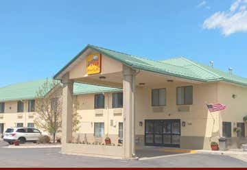 Photo of Yellowstone River Inn & Suites