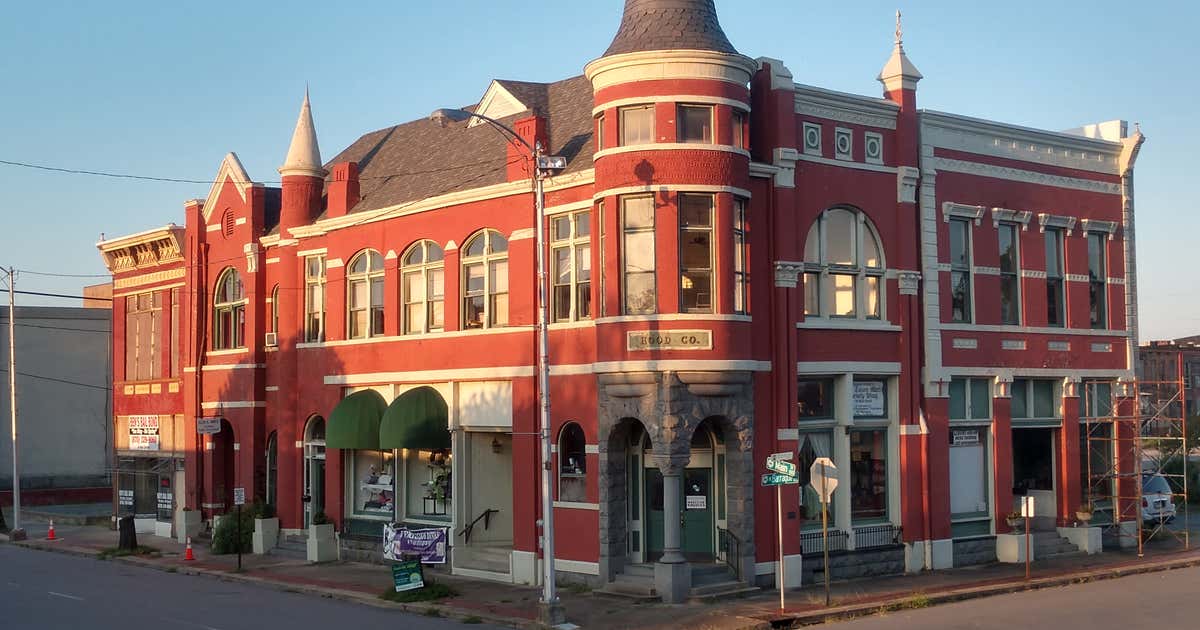 Merchants and Planters Bank Historic Landmark, Pine Bluff Roadtrippers