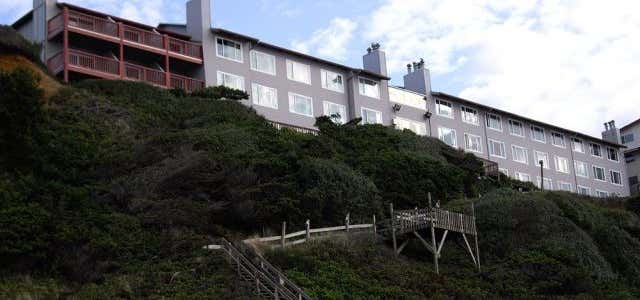 Photo of Surfland Hotel