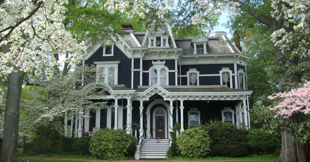 The Claremont House, Rome Roadtrippers