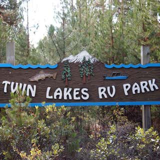 Twin Lakes Resort