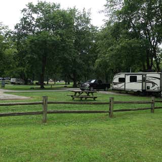 Chain O' Lakes State Park Campground