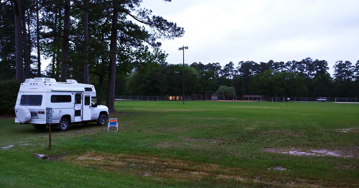 Claiborne West Park Campground, Vidor Roadtrippers