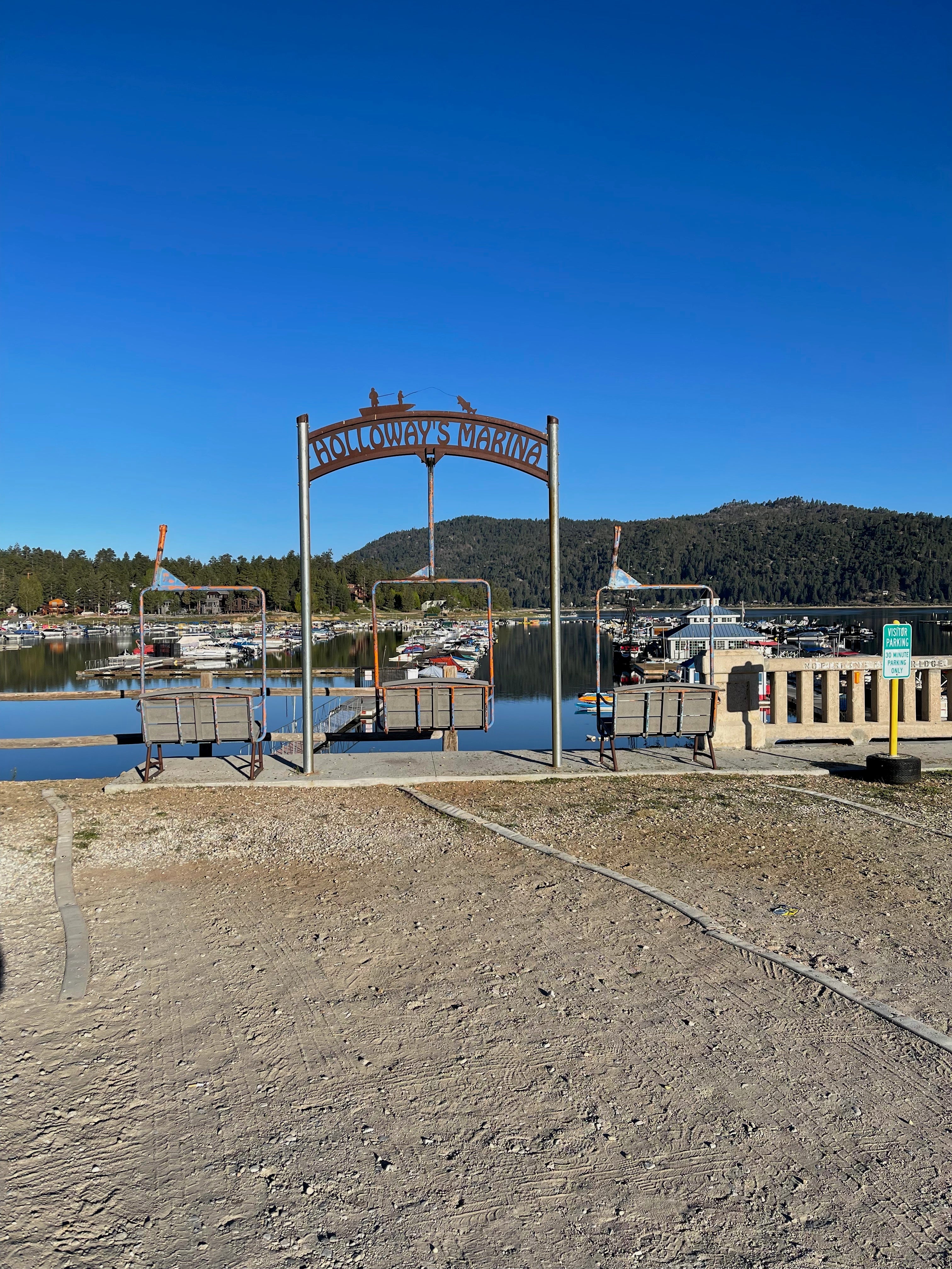 Holloway's Marina & RV Park