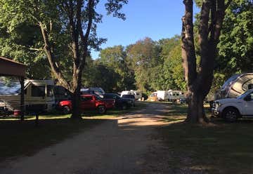 Photo of Wolfs Den Family Campground