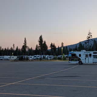Headwaters Lodge Overnight Parking