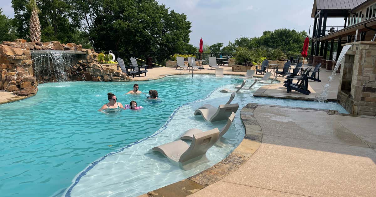 LakeShore RV Resort, Garland Roadtrippers