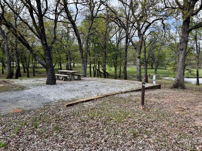 Escape to Spaniard Creek: Your Oklahoma Lakeside Getaway