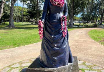 Photo of Queen Kapiolani Statue