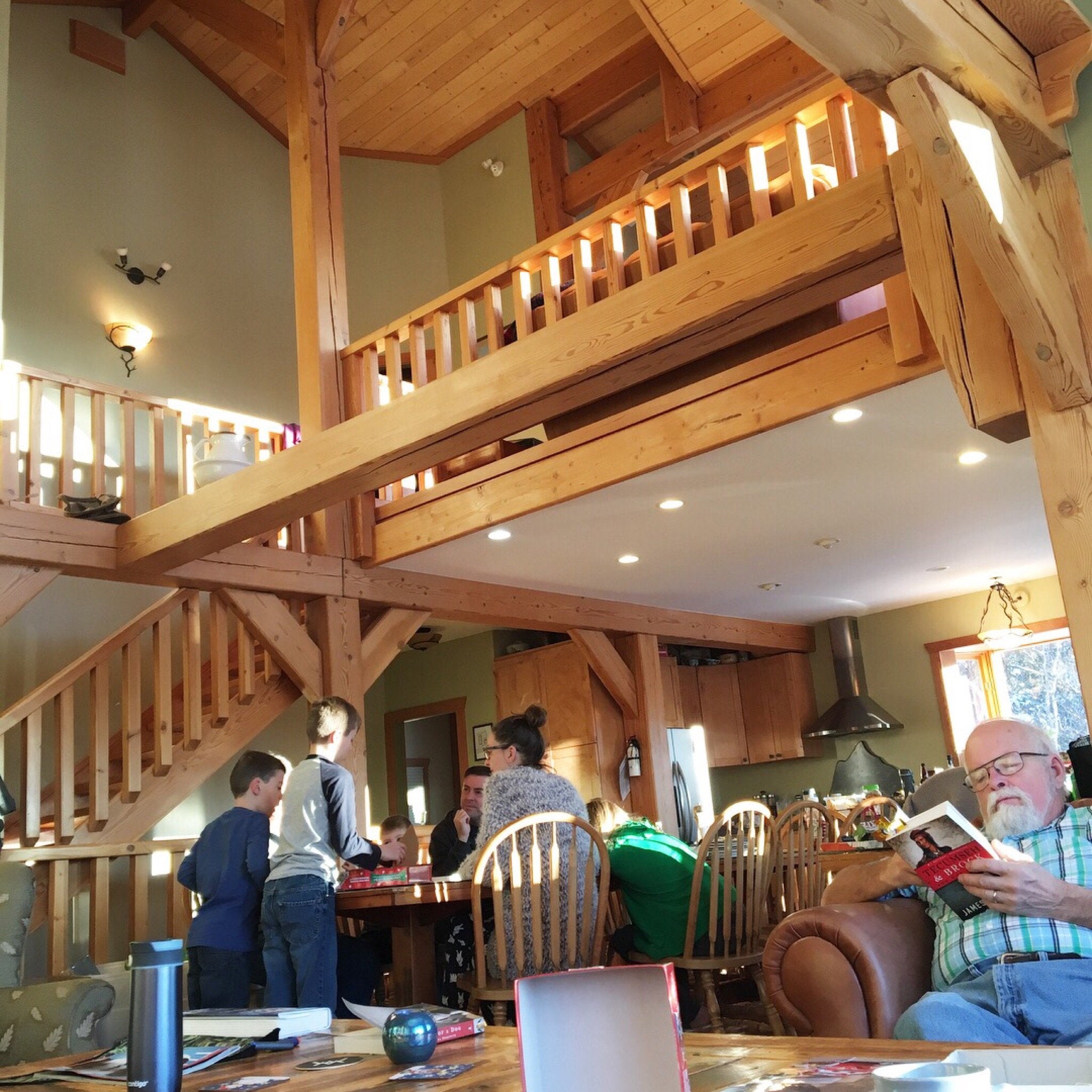 'eh' Canadian Lodge