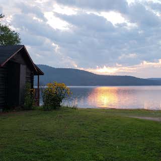 The Carlin's K/O River Lodge