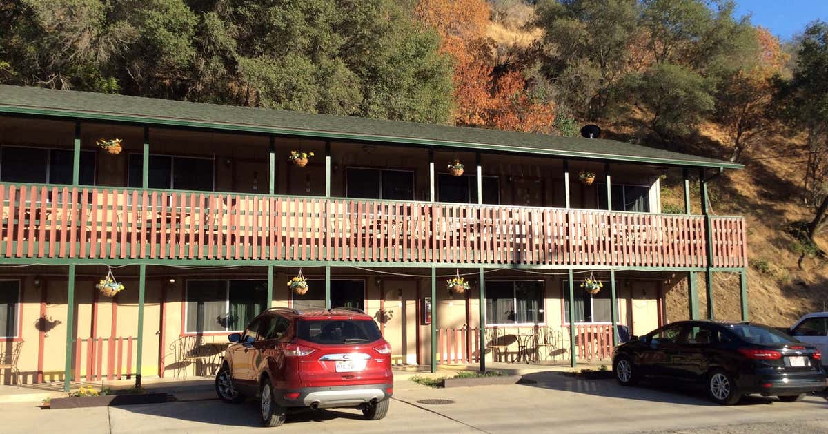 Ray River Inn The River Inn & Cabins, Three Rivers | Roadtrippers