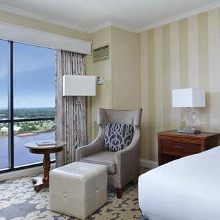 Hilton New Orleans Riverside