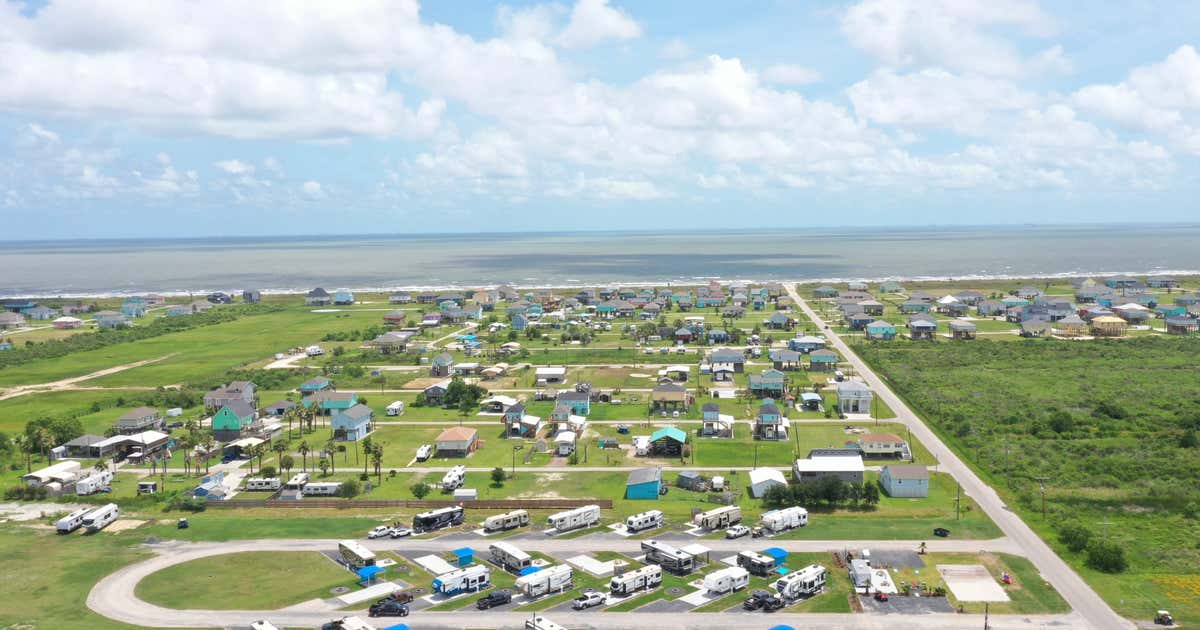My Happy Place RV Camp, Crystal Beach Roadtrippers
