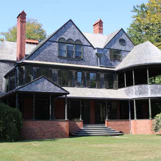 Isaac Bell House