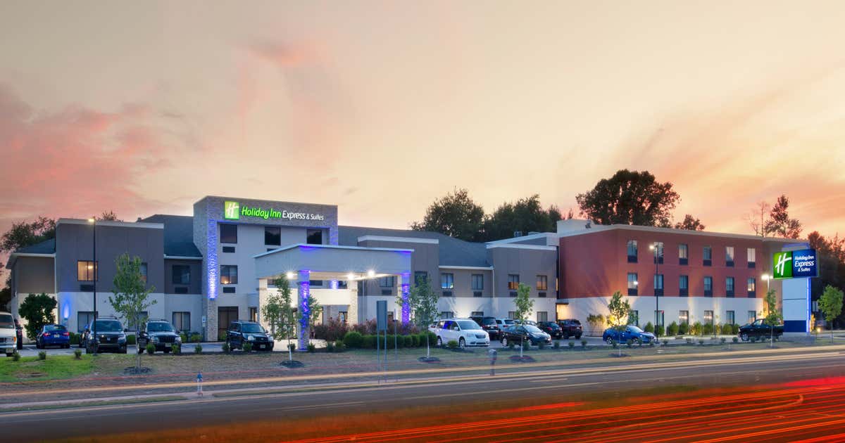 Holiday Inn Express & Suites Williamstown Glassboro
