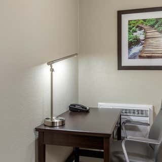 Rodeway Inn & Suites
