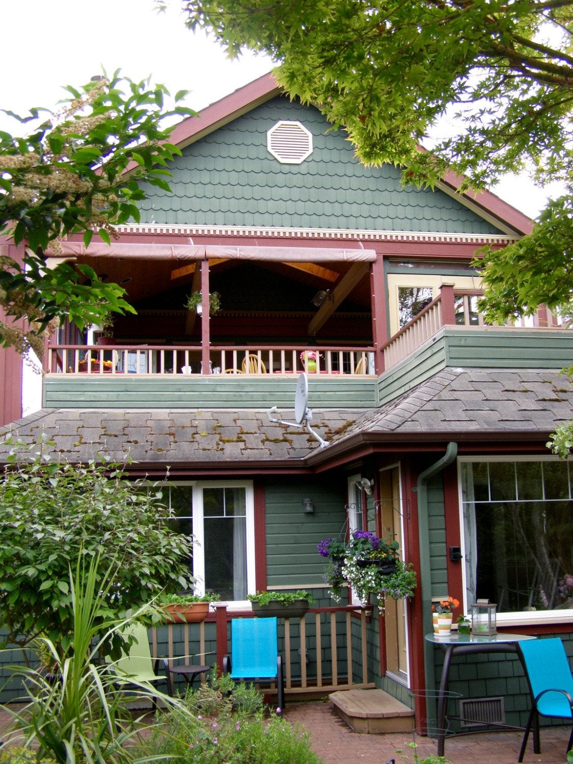 Across the Harbour Bed and Breakfast
