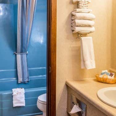 Foothills Inn