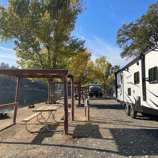 Lake Tulloch RV Campground & Marina
