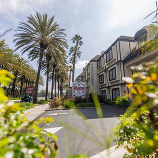 Alamo Inn & Suites