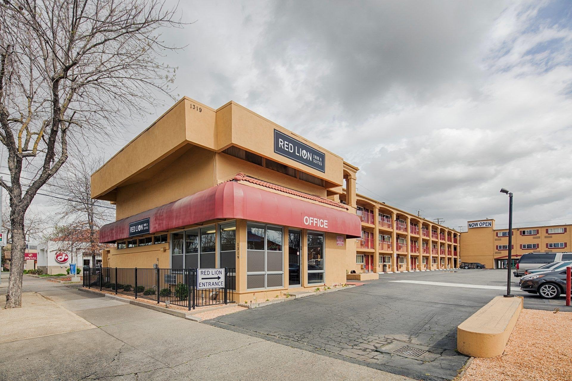 Roy Inn & Suites