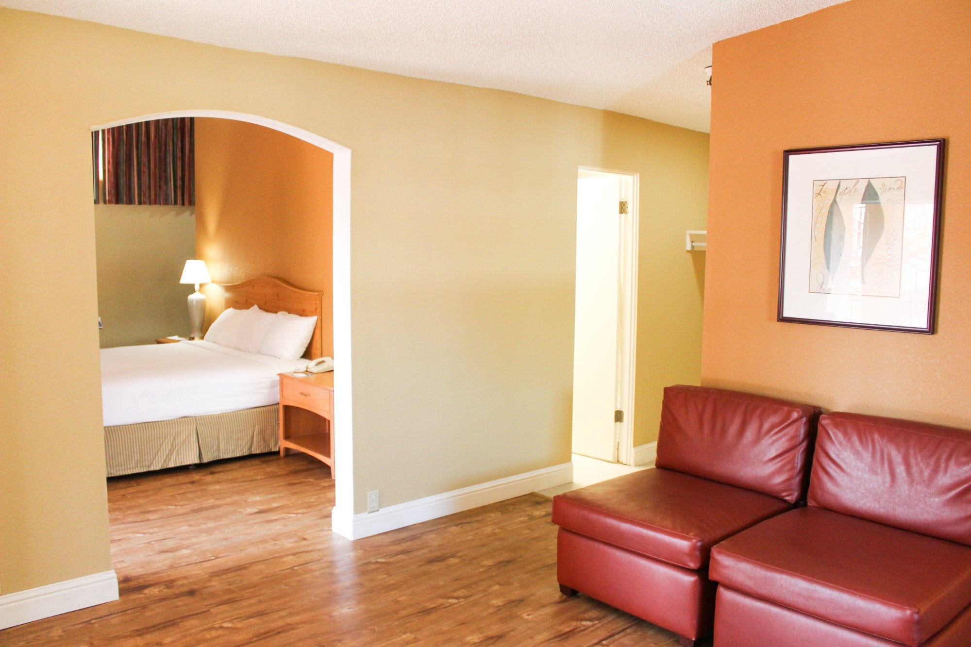 Roy Inn & Suites