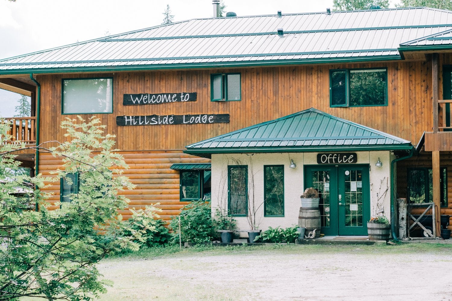 Hillside Lodge and Chalets